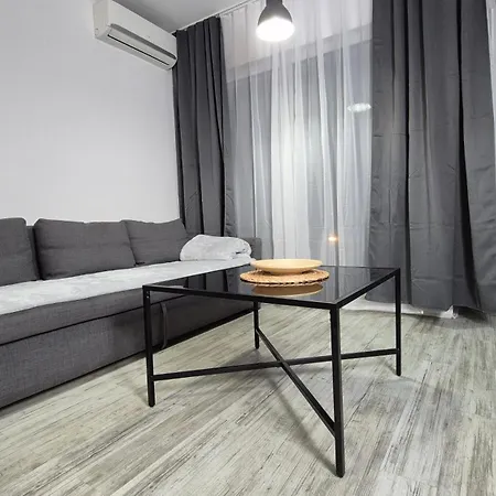 Garbary 100 White Apartment, Free Parking, Self Check-in 24h, Air-conditioning Апартаменты *