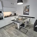 Garbary 100 White Apartment, Free Parking, Self Check-in 24h, Air-conditioning Poznaň