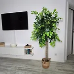 Garbary 100 White Apartment, Free Parking, Self Check-in 24h, Air-conditioning *