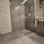 Apartmán Garbary 100 White Apartment, Free Parking, Self Check-in 24h, Air-conditioning