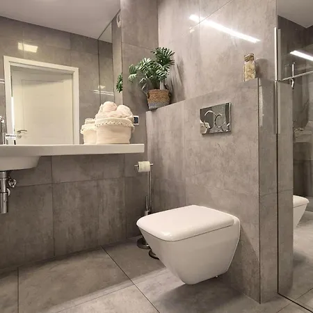 Garbary 100 White Apartment, Free Parking, Self Check-in 24h, Air-conditioning 波兹南