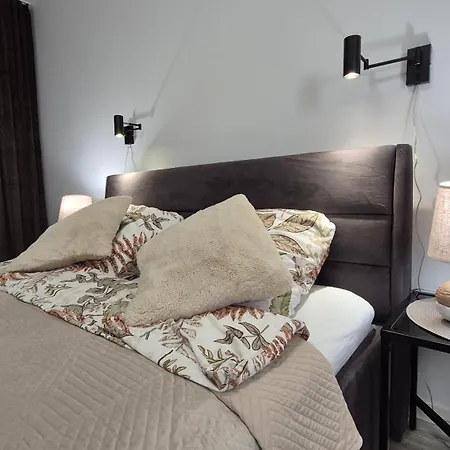 公寓 Garbary 100 White Apartment, Free Parking, Self Check-in 24h, Air-conditioning *