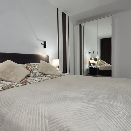 Garbary 100 White Apartment, Free Parking, Self Check-in 24h, Air-conditioning Poznan