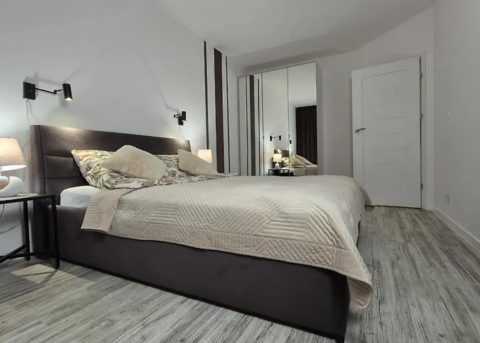 Garbary 100 White Apartment, Free Parking, Self Check-in 24h, Air-conditioning Apartamento *