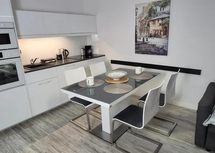 Garbary 100 White Apartment, Free Parking, Self Check-in 24h, Air-conditioning Poznan