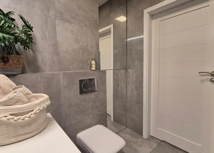 Garbary 100 White Apartment, Free Parking, Self Check-in 24h, Air-conditioning Apartamento