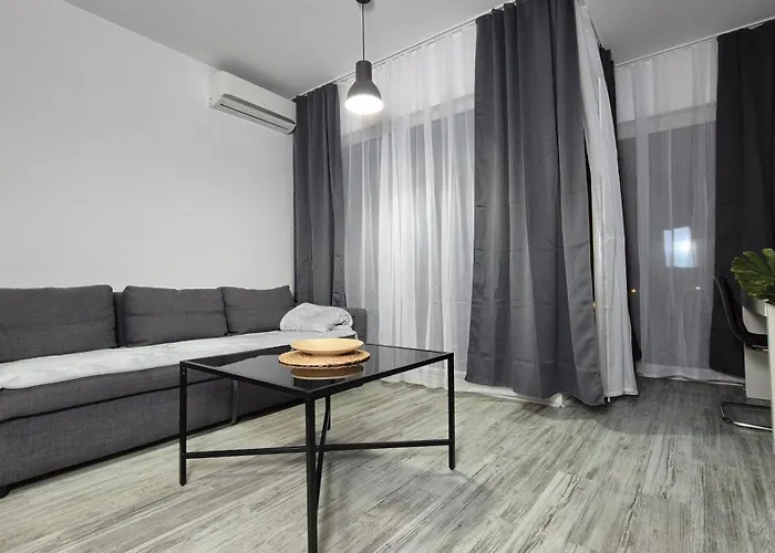 Garbary 100 White Apartment, Free Parking, Self Check-in 24h, Air-conditioning Apartment
